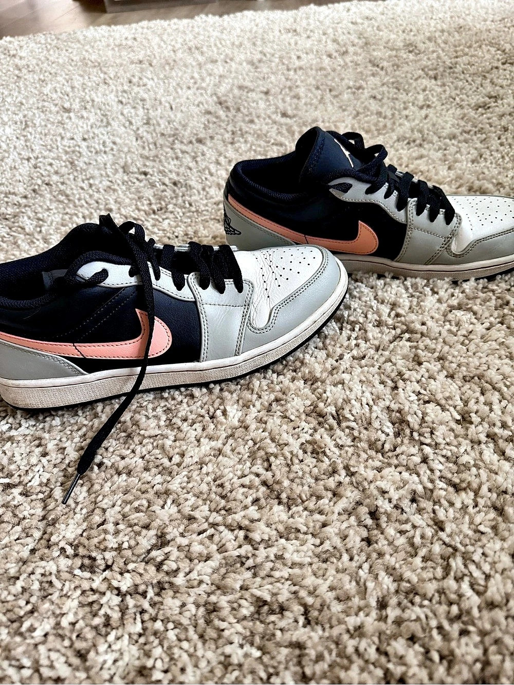 Jordan Air Jordan 1 Low-Top Sneakers in White & Black Size 9 Men